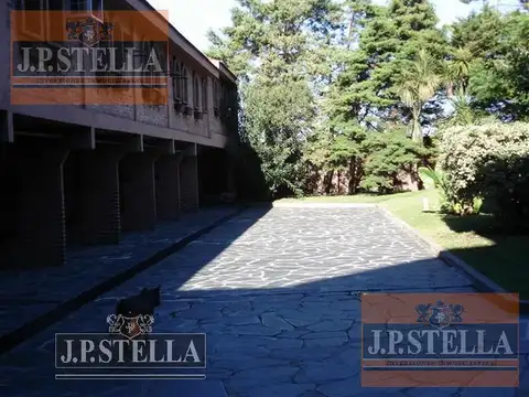 Ex Hotel Alojamiento - 18 DPTOS c/cocheras y 7 Duplex c/cochera  - San Justo
