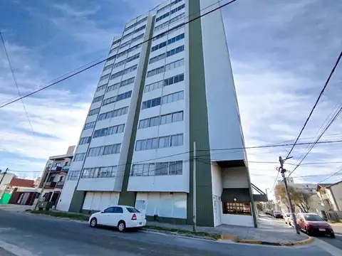 EXCELENTE MONOAMBIENTE CON VISTA AL MAR, A 100 DE LA PLAYA.