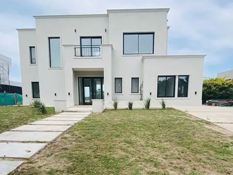 Casa en Venta en El Cantón Islas 3 dormitorios, Escobar 100