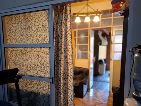 Casa 4 ambientes con 1 baño