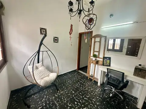 Casa 5AMB c/pileta climatizada, cochera y patio