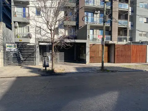 DEPARTAMENTO DE DOS AMBIENTES CON BALCON AL CONTRAFRENTE.