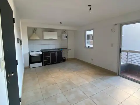 DEPARTAMENTO DE DOS AMBIENTES CON BALCON AL CONTRAFRENTE.