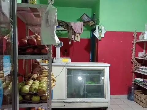 Buen local comercial sobre av. 1, Villa Elvira
