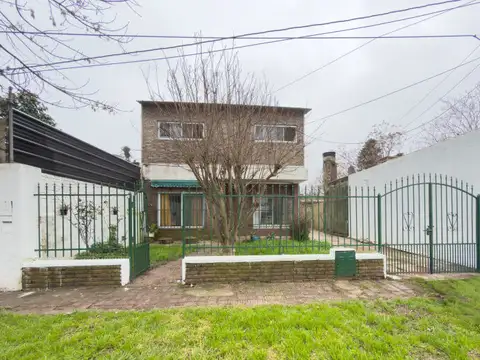 Casa  2 Dormitorios - Baigorria
