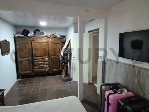 Gabino Ezeiza 1300, Piso 0