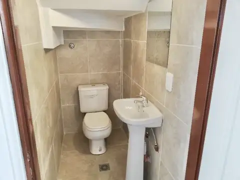 Excelente dúplex tres ambientes en dos plantas.