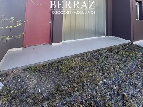 Casa Alquiler Anual  5 Dormitorios Barrio Los Robles Lote de 900 m2 Haras Santa Maria , Escobar