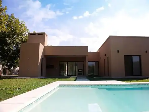 CASA EN VENTA HARAS DEL SUR II TODA EN PLANTA BAJA 3 DORMITO