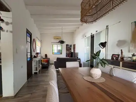 Casa 5 ambientes con 2 baños