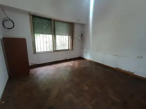 Casa en Alquiler con 2 cocheras