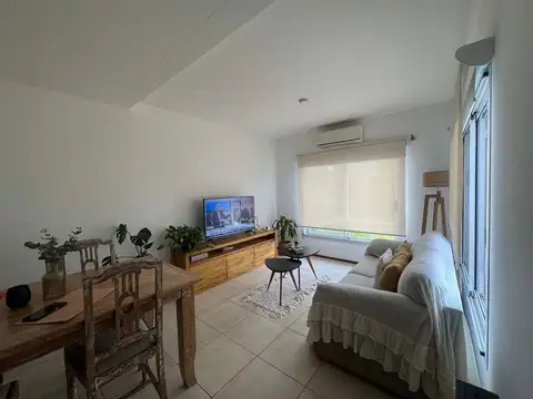 Depto Tipo Casa en Alquiler con 2 cocheras