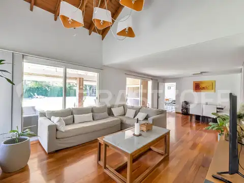 Casa en Venta en La Legua, USD 389.000
