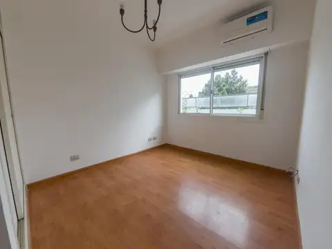 Departamento en Alquiler en Villa Real, $ 900.000
