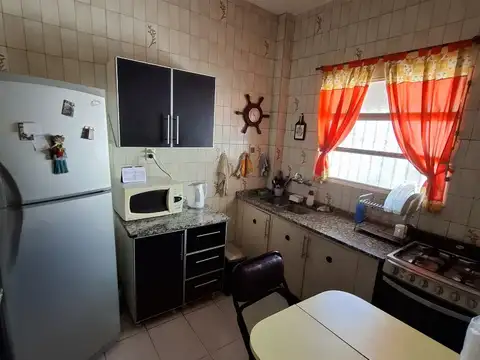 Casa cuatro ambientes en venta en Villa Luzuriaga