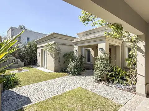 Casa en Venta al Este