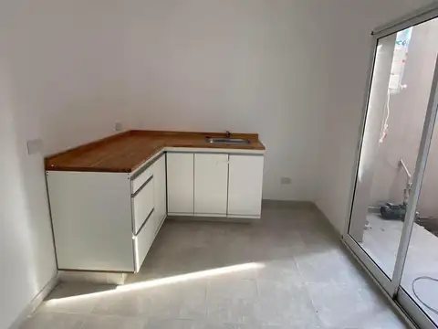 Casa en Alquiler en Capitan Bermudez, $ 680.000