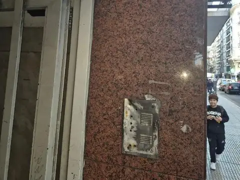 PARANA 300, Piso 2