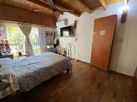 Casa 6 ambientes con 2 baños