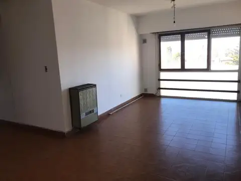 Departamento 4 ambientes al frente Zona Las Lilas