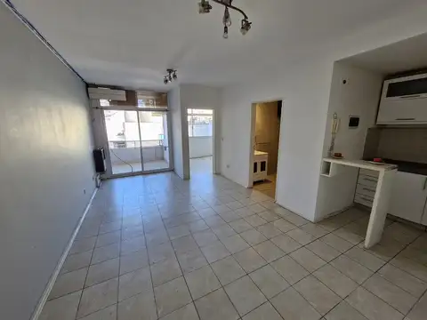 DPTO 2 AMBIENTES CON BALCÓN - Rivadavia 7800