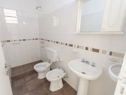 Depto Tipo Casa en Venta en Alberdi, USD 65.000