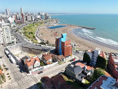 Importante propiedad Patrimonio Histórico, en el excelente barrio Stella Maris.