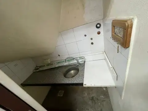 Av. Pte. J. D. Perón 1400, Piso 1