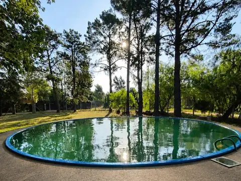 CASA QUINTA EN ALQUILER EN FRANCISCO ÁLVAREZ CON PISCINA