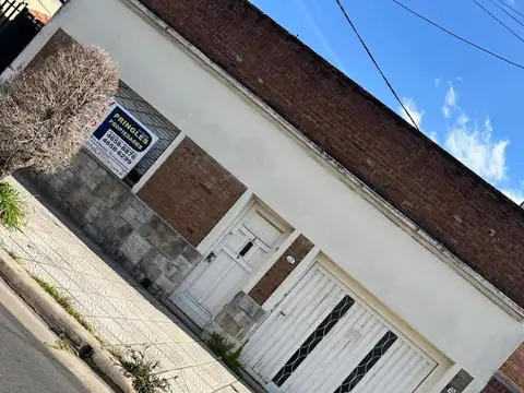 VENTA CASA 4 AMBIENTES RAMOS MEJIA