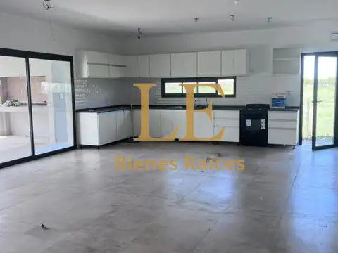 Casa en Alquiler al Oeste