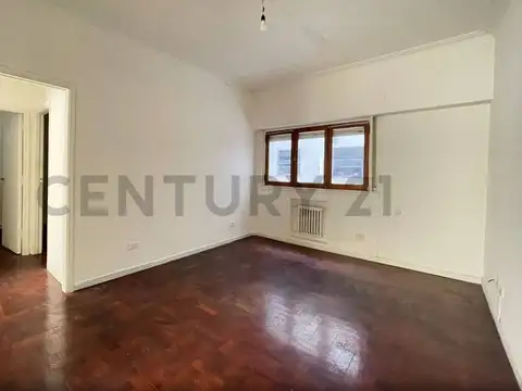 VENTA DEPARTAMENTO 3 AMBIENTES CASTELAR , 2 cuadras de la Estación