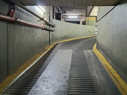 VENTA COCHERA FIJA  CUBIERTA  EN FLORES