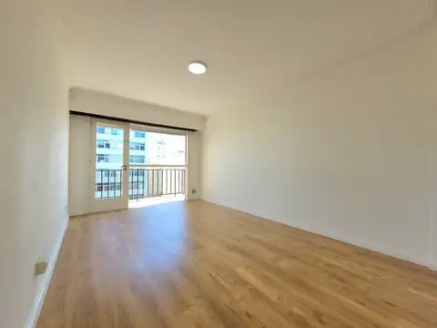 Venta Departamento 2 ambientes al frente. Zona Centro