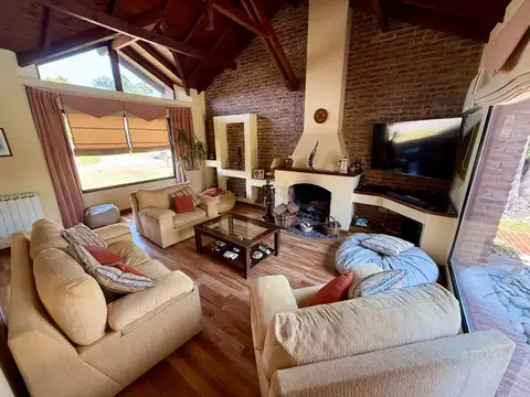 Casa en Alquiler en Campos De Álvarez, USD 2.500