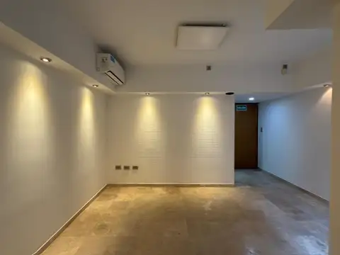 Oficina en Alquiler en Flores, $ 850.000