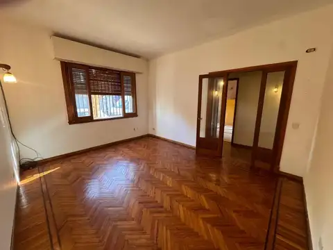 Alquiler amplia casa - Balcarce  2922 Villa Ballester