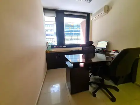 Oficina en Venta al Este