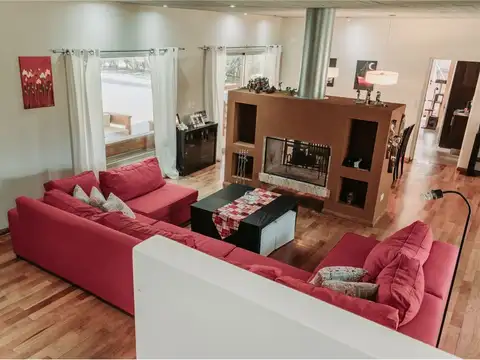 Casa 6 ambientes con 3 baños