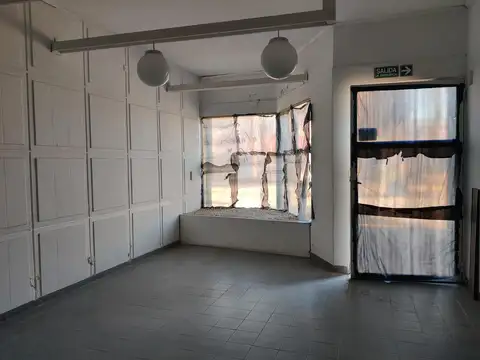 Local en Venta 40 años