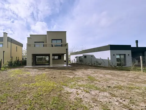Casa en Venta en Pilar, USD 245.000