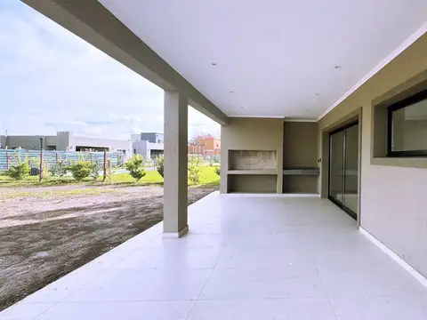 Casa en Venta en Pilar, USD 245.000
