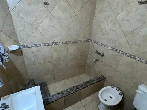 VENTA PH TIPO CASA COCHERA Y PATIO