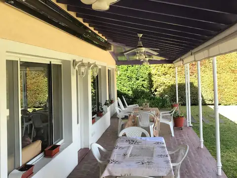 Casa 5 ambientes con 4 baños