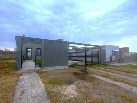 Casa en Venta con 2 cocheras