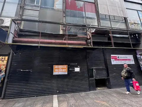 INMEJORABLE ZONA  sobre PEATONAL SAN MARTIN AL 100