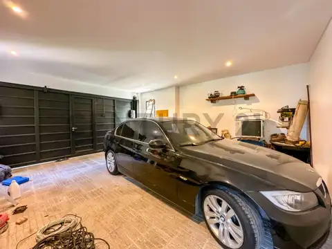 Casa en Alquiler con 1 cochera