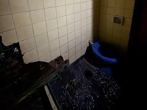 Casa 6 ambientes con 4 baños