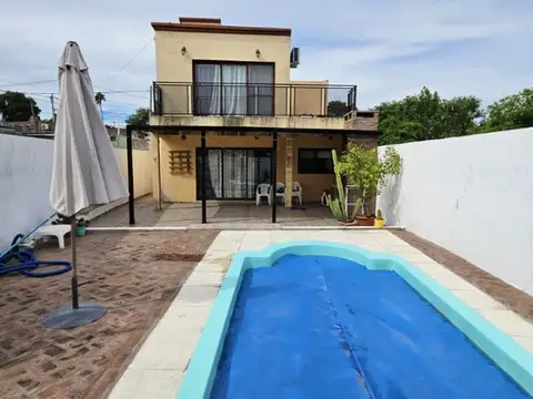 Casa 5 ambientes con 2 baños