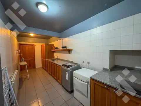 Casa 8 ambientes con 5 baños